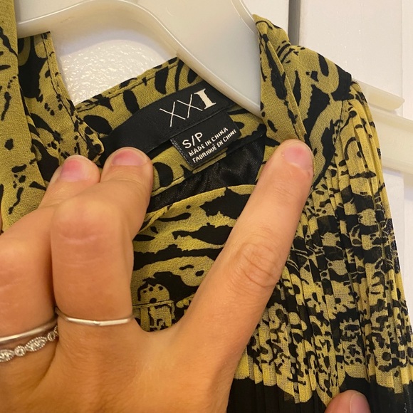 Forever 21 Black and Yellow Mini Dress - Picture 7 of 7